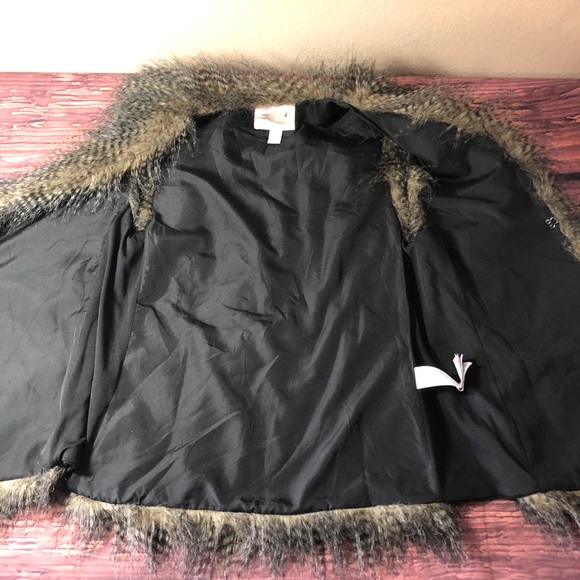 Forever 21 Faux Fur Open Front Vest - Picture 8 of 13